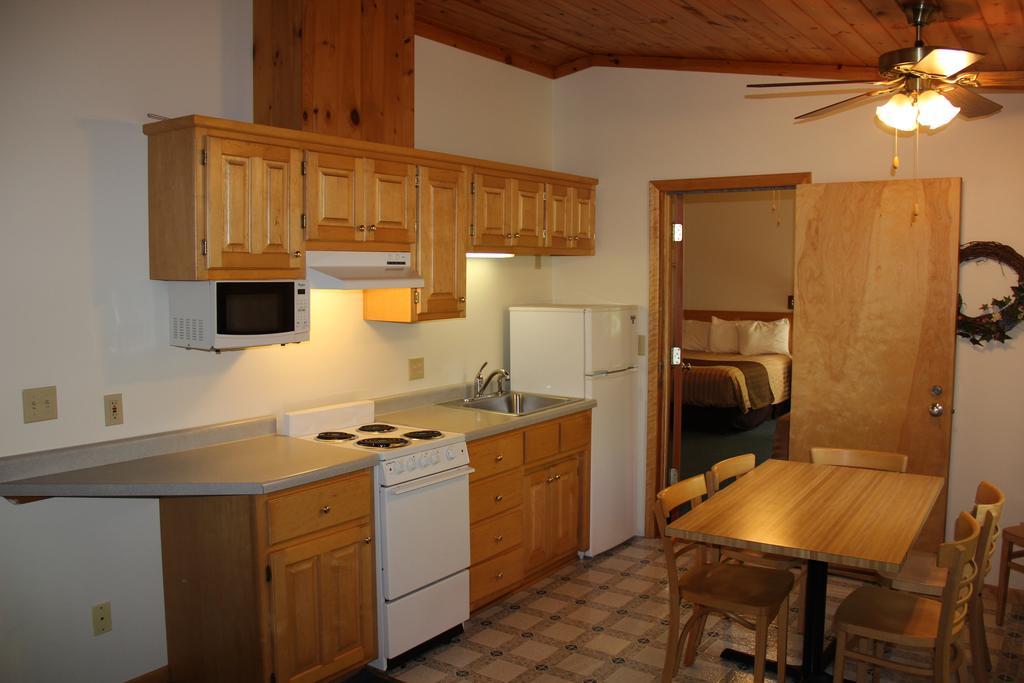 Superior Ridge Resort Motel Schroeder ภายนอก รูปภาพ