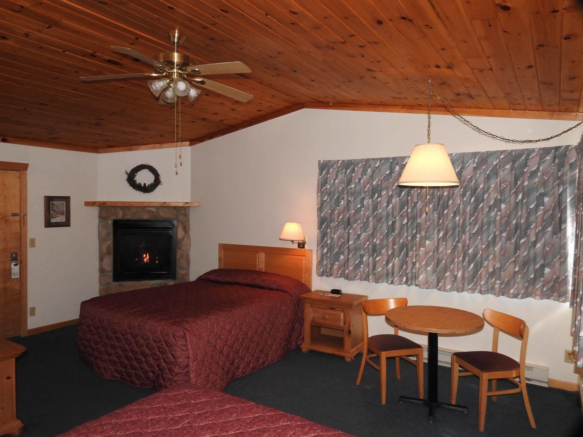 Superior Ridge Resort Motel Schroeder ภายนอก รูปภาพ